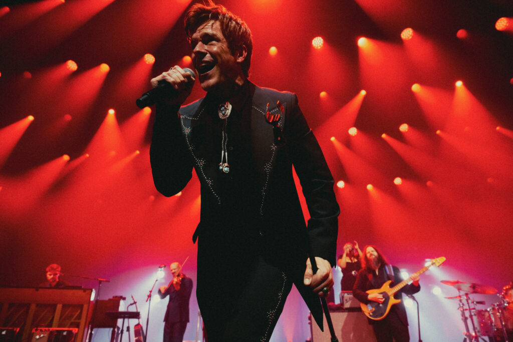 Brandon Flowers earns father approval and captivates Wynn Las Vegas crowd with new solo music