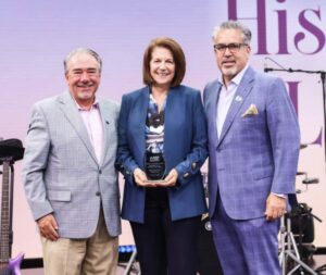 Community Unites to Raise Scholarship Funds for Local Students at PEF’s Hispanic and Latino Legacy Dinner